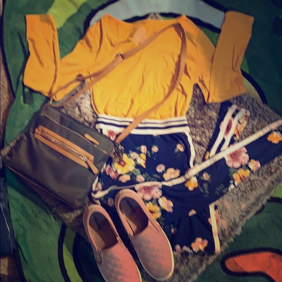 Time and Tru Other - TIME&TRU ENTIRE OUTFIT- Including shoes and Bag